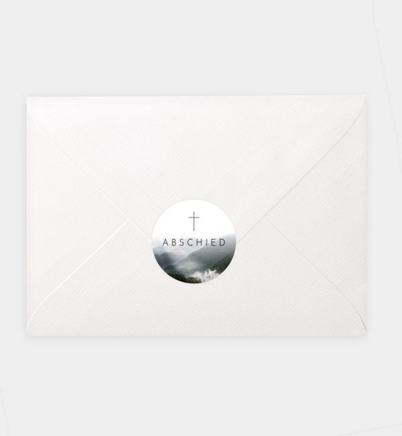 Siegelsticker Trauer Berge im Nebel